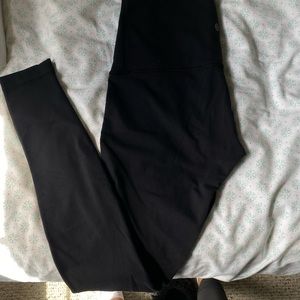 Women’s wonder under Lululemon leggings